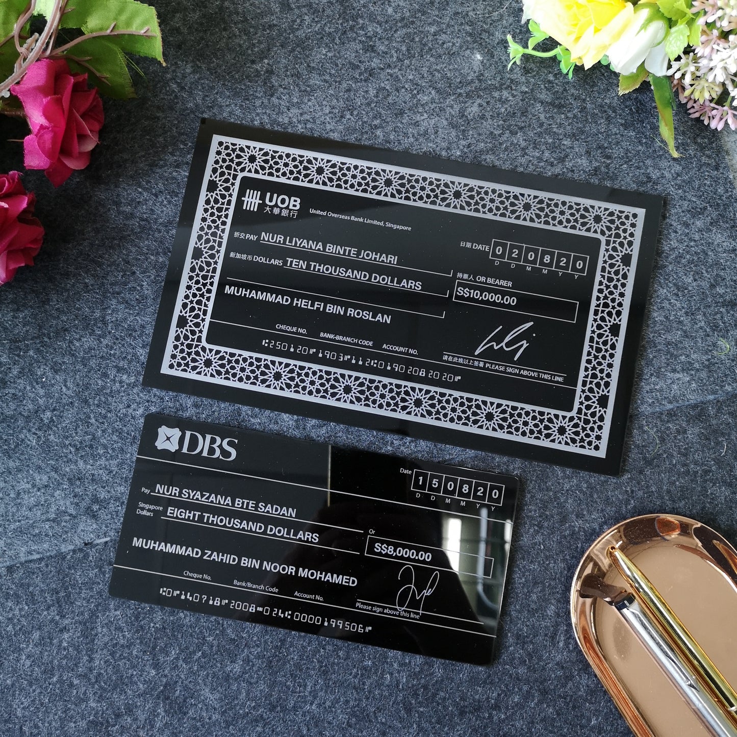Mock up Cheque with Frame (Glossy Black Acrylic) - Clik Clok