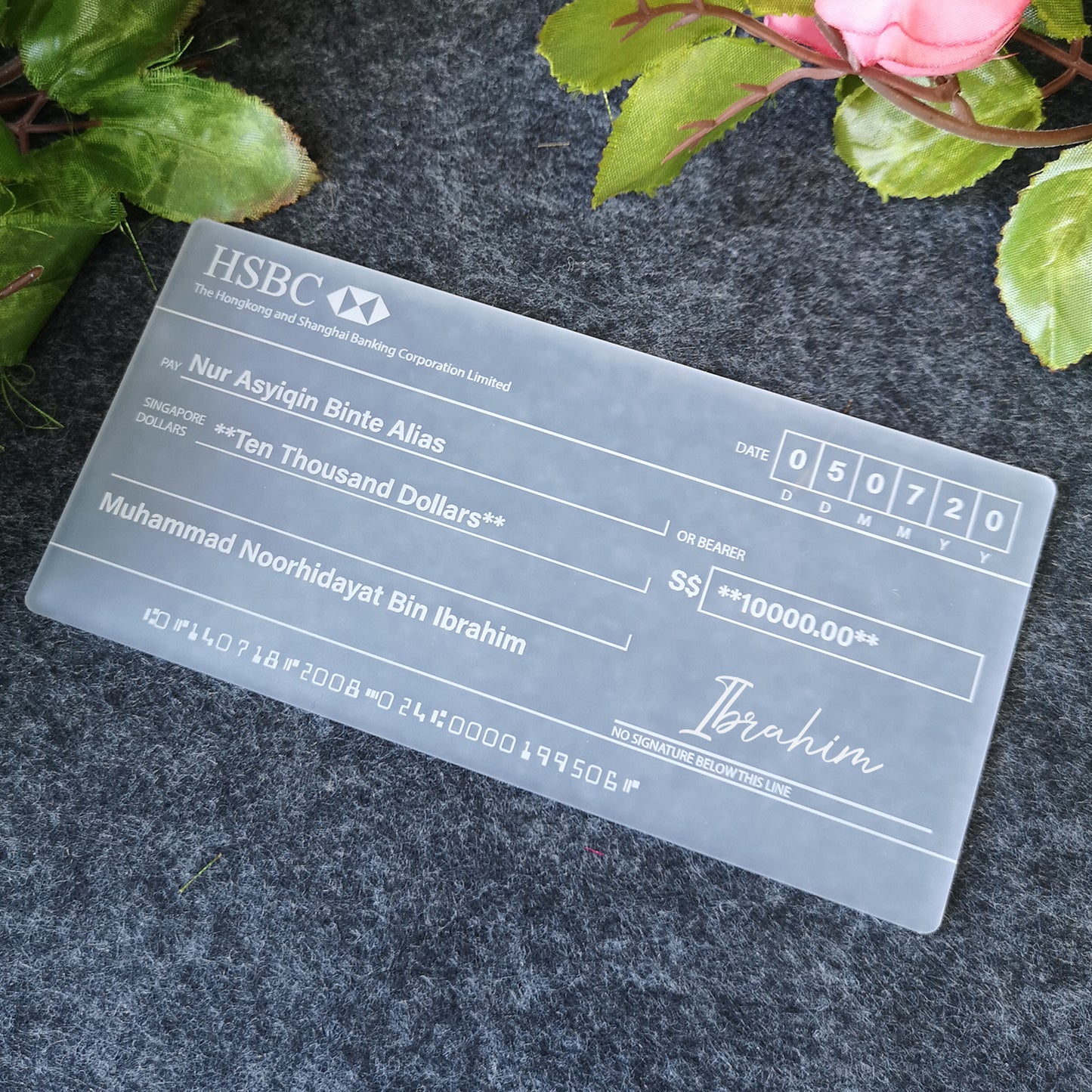Classic Frosted Mockup Cheque Wedding - Clik Clok